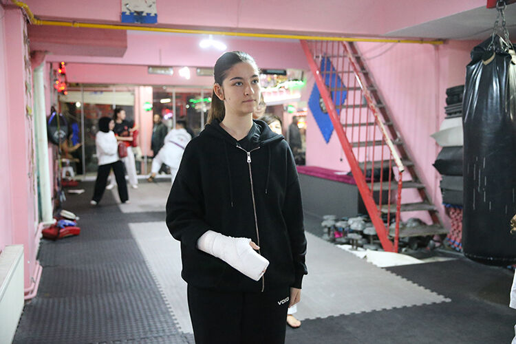 İşitme Engelli Kardeşlerin Hedefi Ay Yıldızlı Forma3