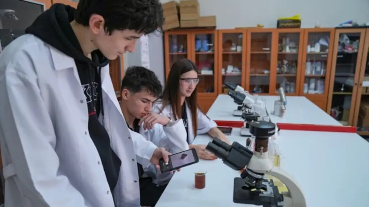 İzmirli Liselilerden Yapay Zekâ Ile Su Kirliliği Çözümü 1