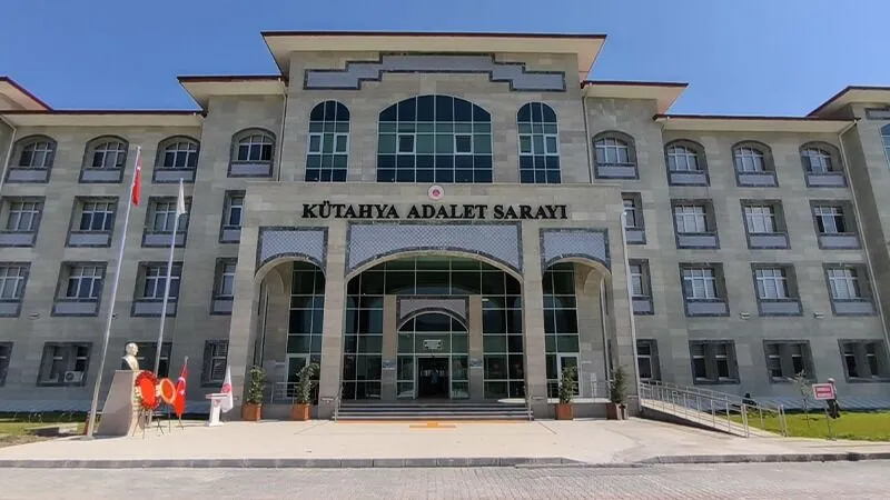 Kütahya Polisi Telefon Dolandırıcısı Sahte Savcıları Yakaladı (1)