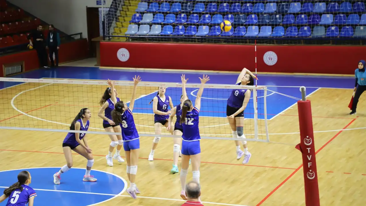 Kütahya’da 13 Ilden 300 Sporcu Ter Döküyor 9