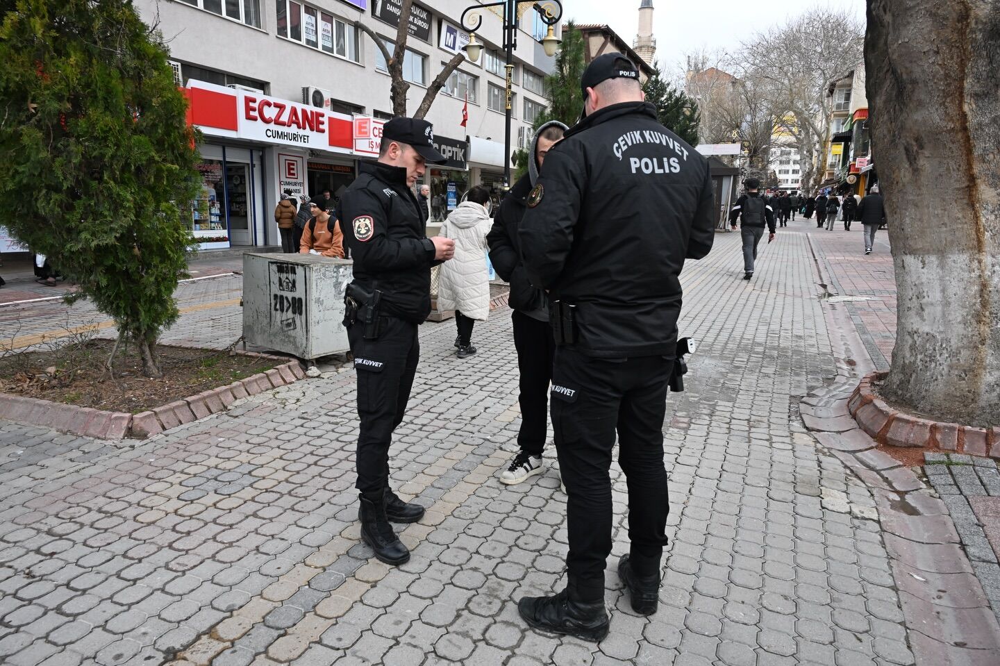 Kütahya’da Binlerce Kişi Denetlendi, Suça Geçit Verilmedi (5)
