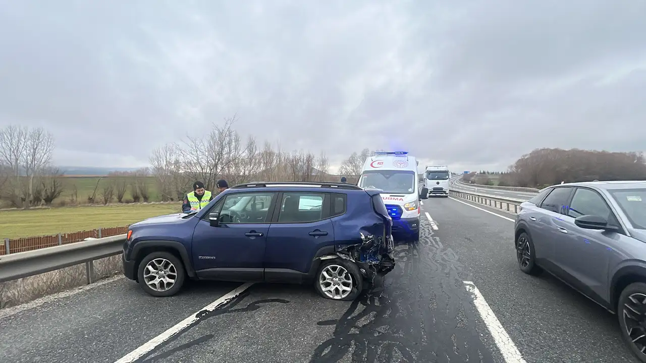 Kütahya'da Ciple Otomobil Çarpıştı, Yaralılar Var6
