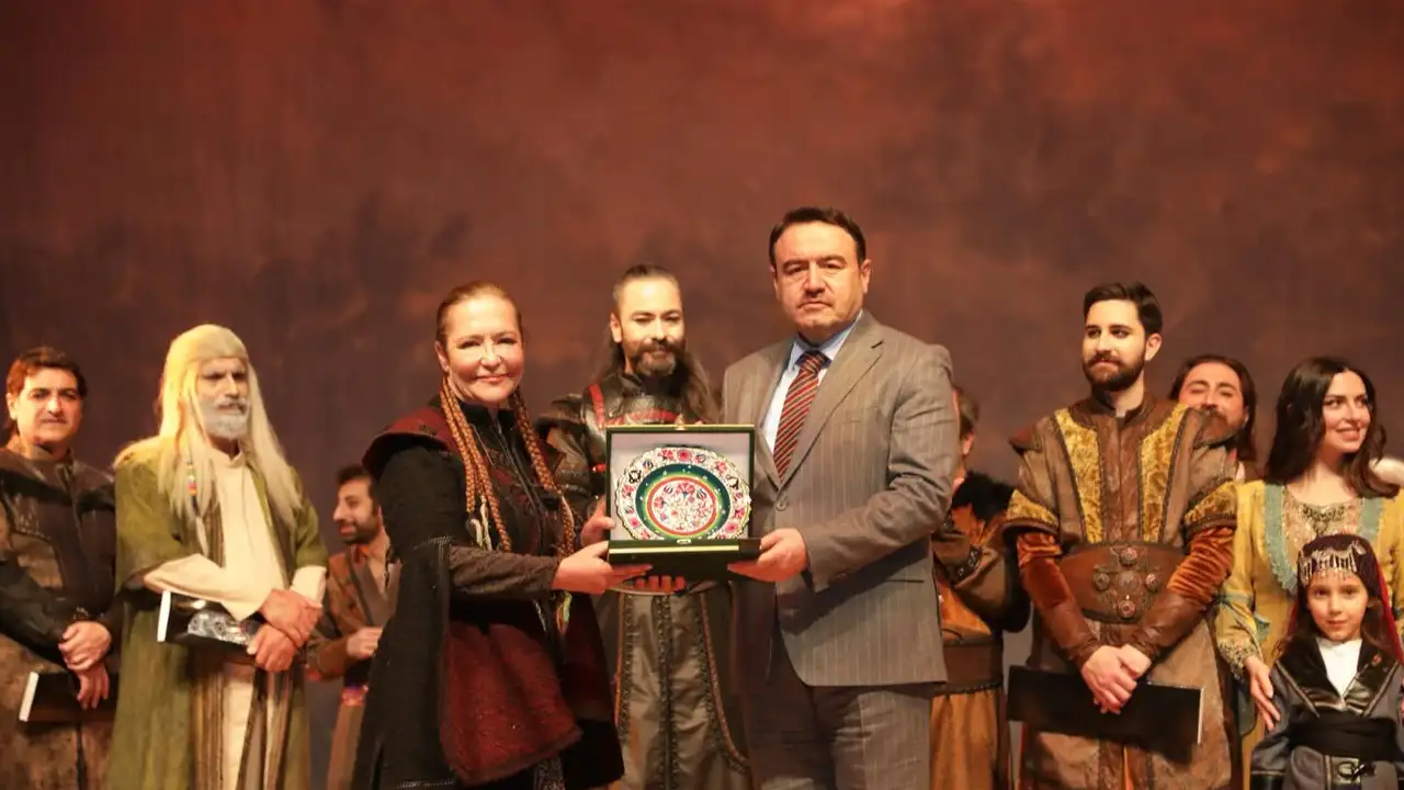 Kütahya’da “Devlet Ana” Oyununa Yoğun Ilgi 2