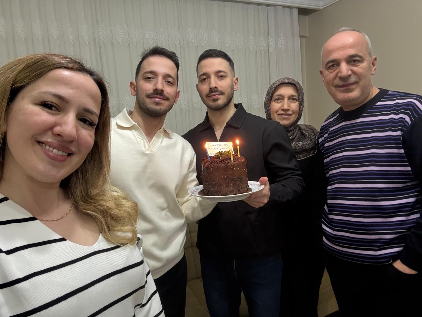 Kütahya'da Doktor Üç Kardeş, Babalarıyla Aynı Hastanede Görev Yapıyor (4)-1