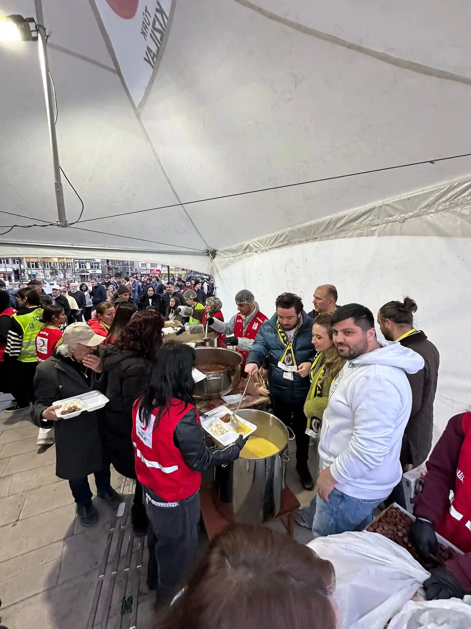 Kütahya’da Fenerbahçelilerden Önce Iftar Sonra Bağış 2