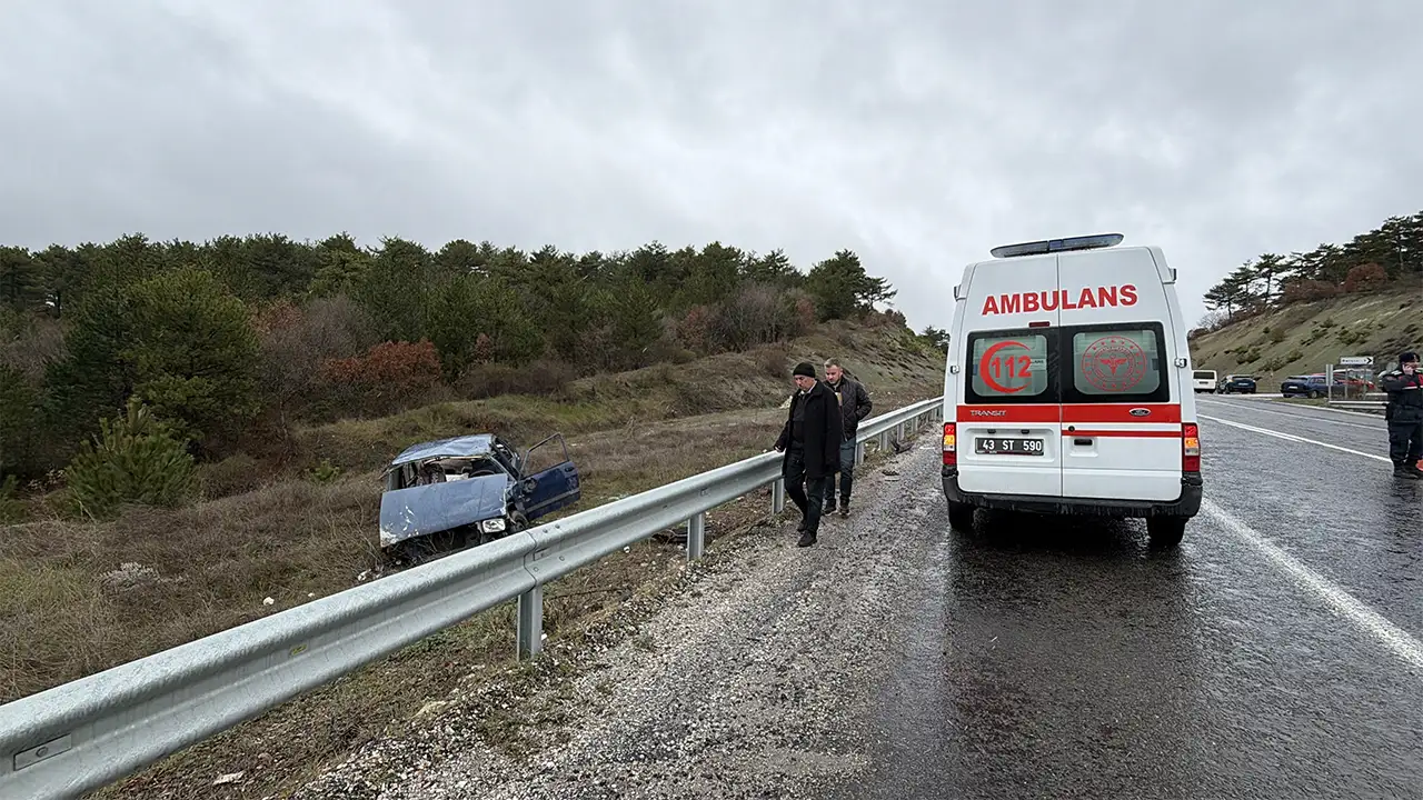 Kütahya’da Iki Otomobil Çarpıştı, Yaralılar Var5