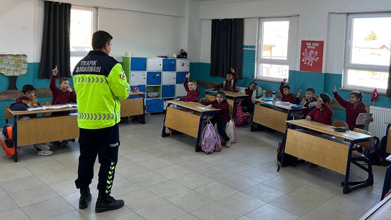 Kütahya’da Jandarmadan Öğrencilere Trafik Eğitimi (2)