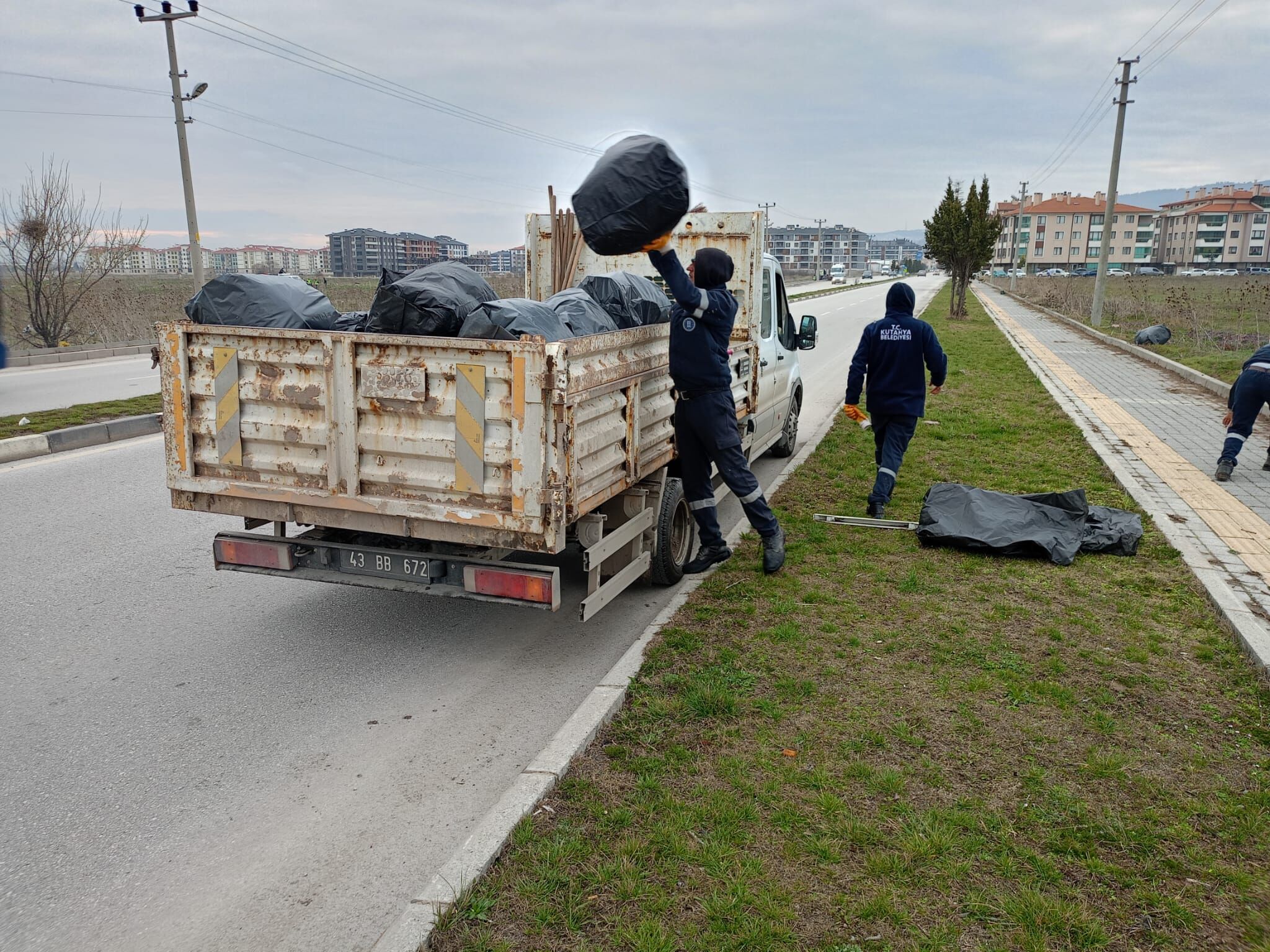 Kütahya’da Kapsamlı Çöp Temizliği Çalışması Yapıldı2