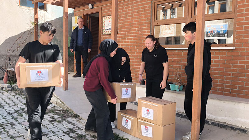 Kütahya’da Lise Öğrencilerinden Örnek Davranış (5)
