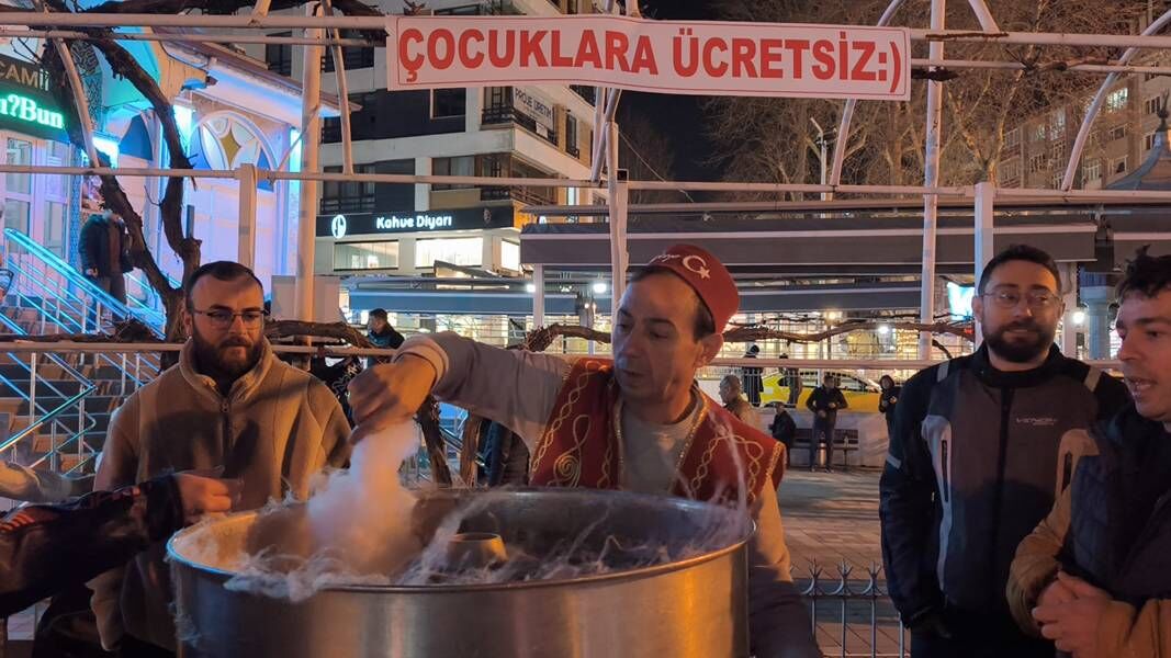 Kütahya’da Motosiklet Tutkunlarından “Pamuk Şeker” Ikramı (5)