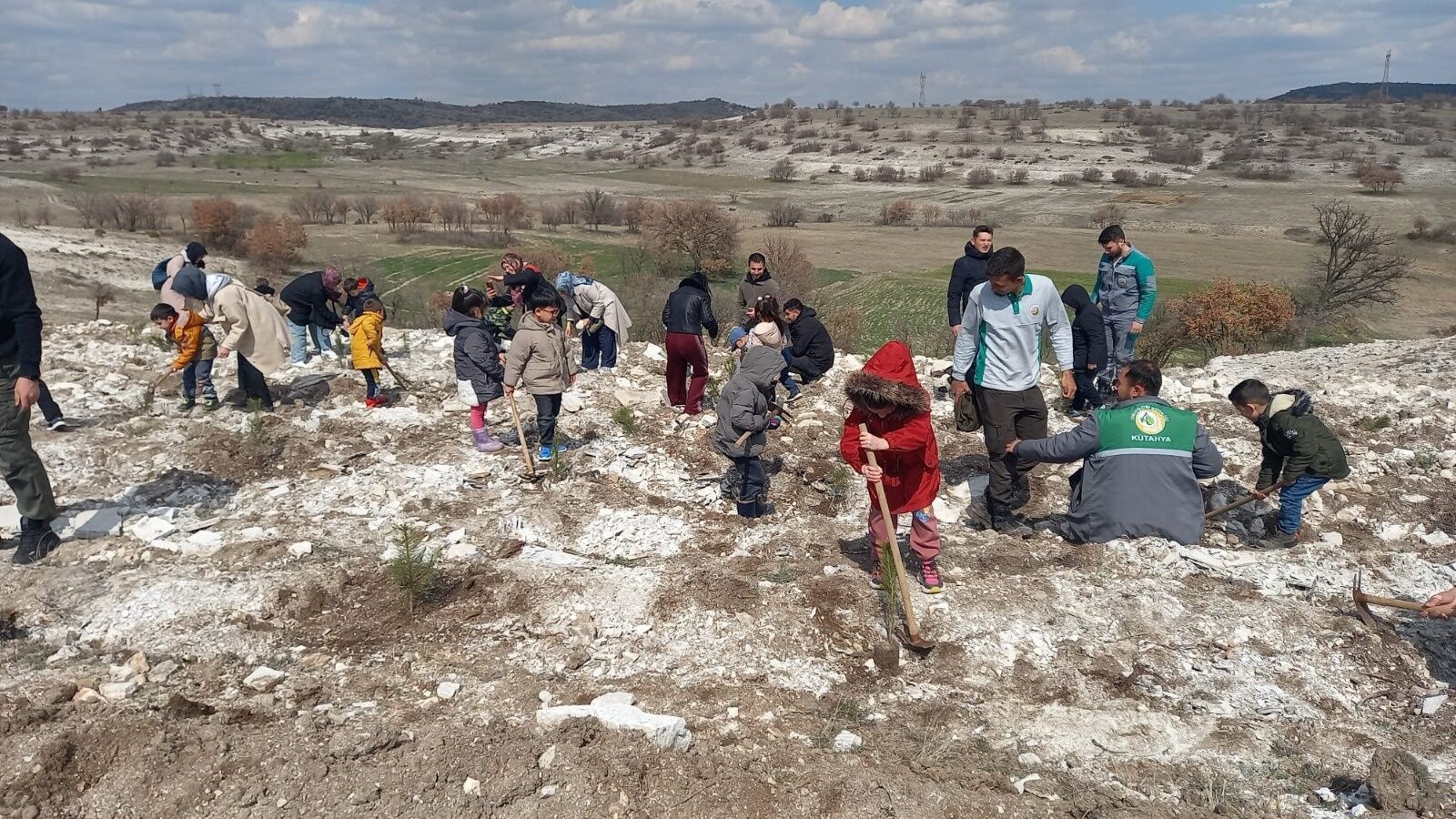 Kütahya’da Öğrencilerden Fidan Dikim Etkinliği (3)