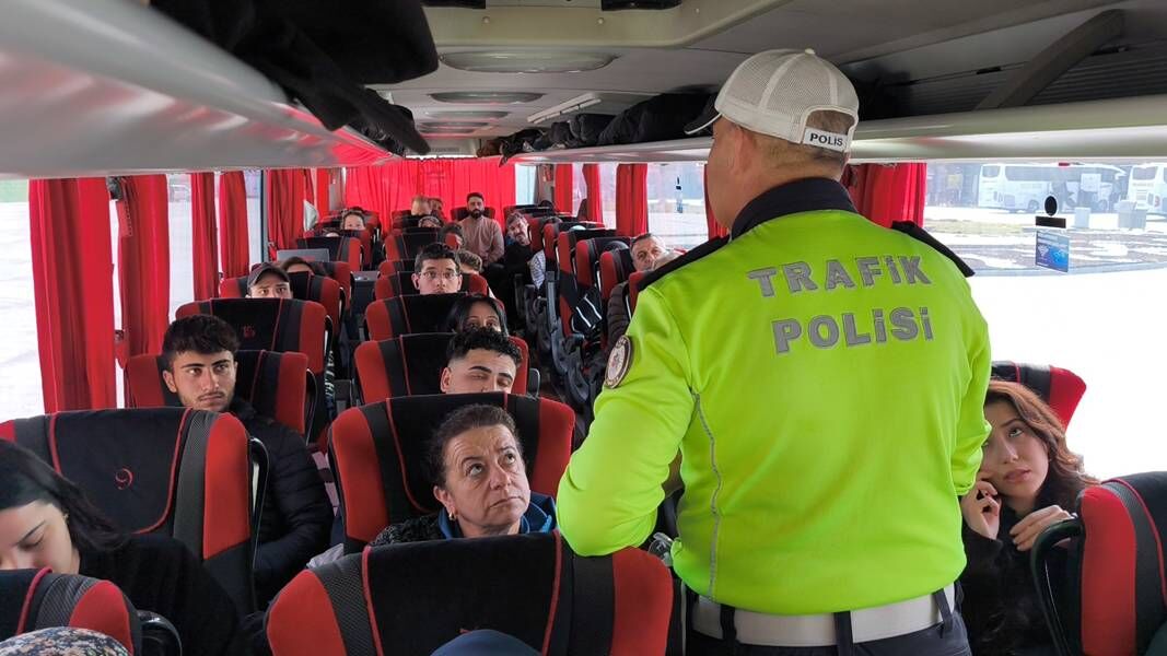 Kütahya’da Polis Ekiplerinden “Emniyet Kemeri” Uyarısı (10)