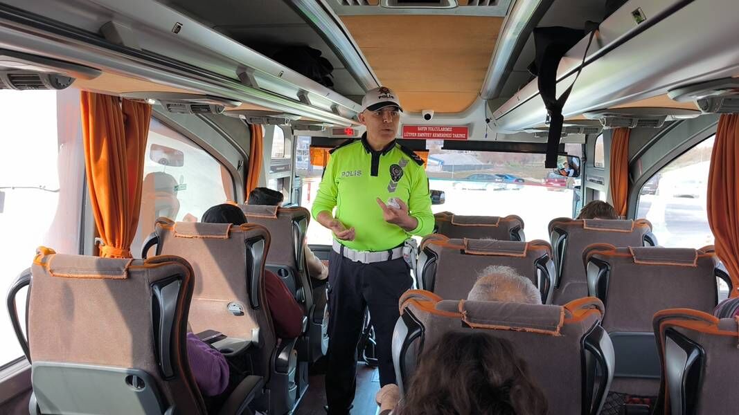 Kütahya’da Polis Ekiplerinden “Emniyet Kemeri” Uyarısı (6)-1