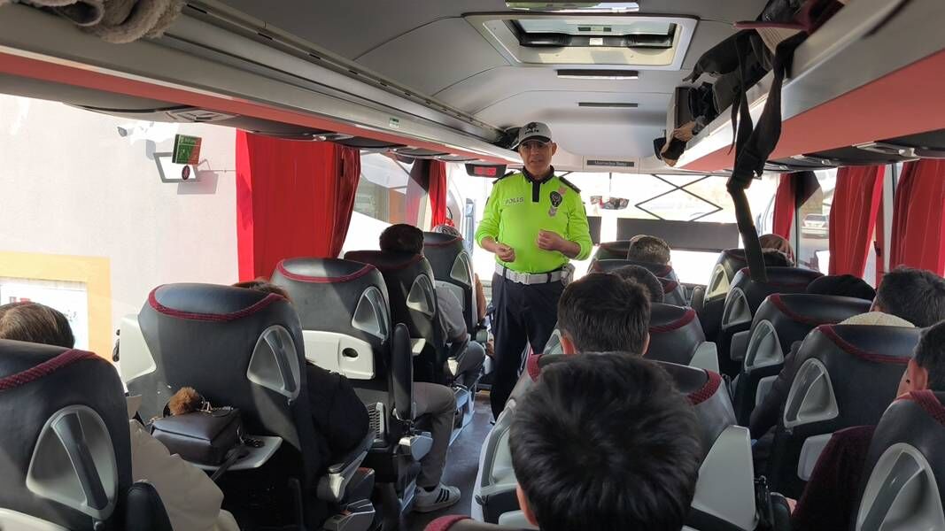 Kütahya’da Polis Ekiplerinden “Emniyet Kemeri” Uyarısı (8)-1