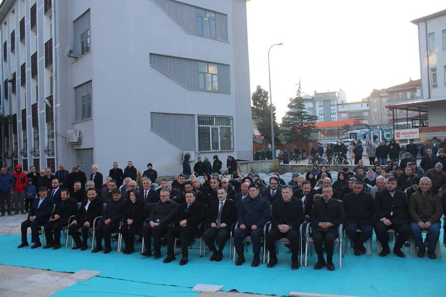 Kütahya’da Tarihi Sultan Alaaddin Camisi Yeniden Ibadete Açıldı (5)