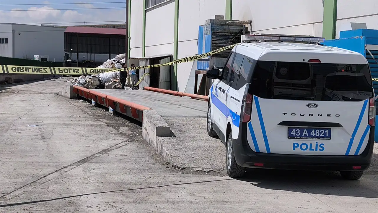 Kütahya'da Tesiste Geri Dönüşüm Havuzuna Düşen Işçi Öldü5