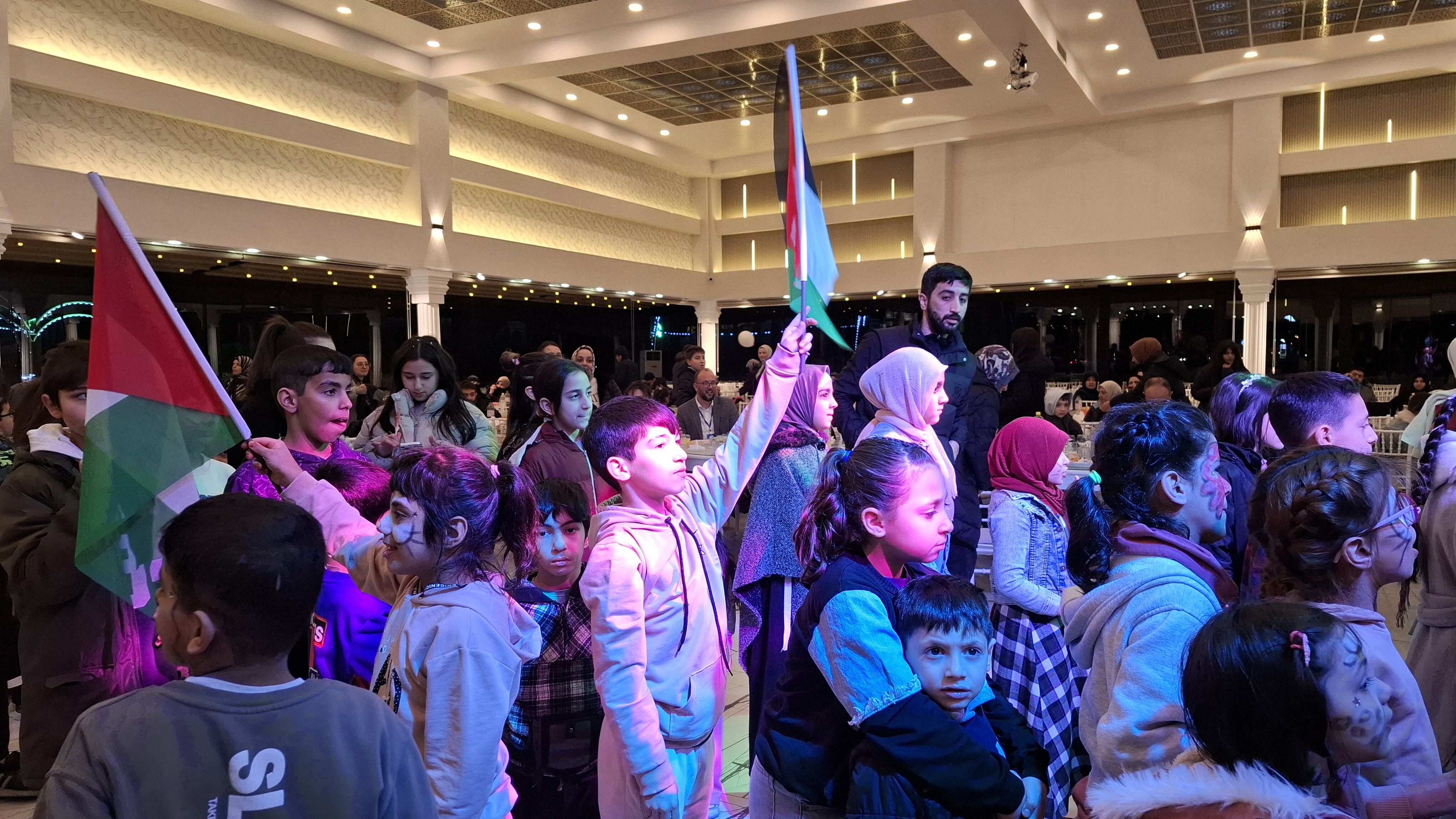 Kütahya’da Yetim Ve Dezavantajlı Çocuklar Bir Araya Geldiler (5)