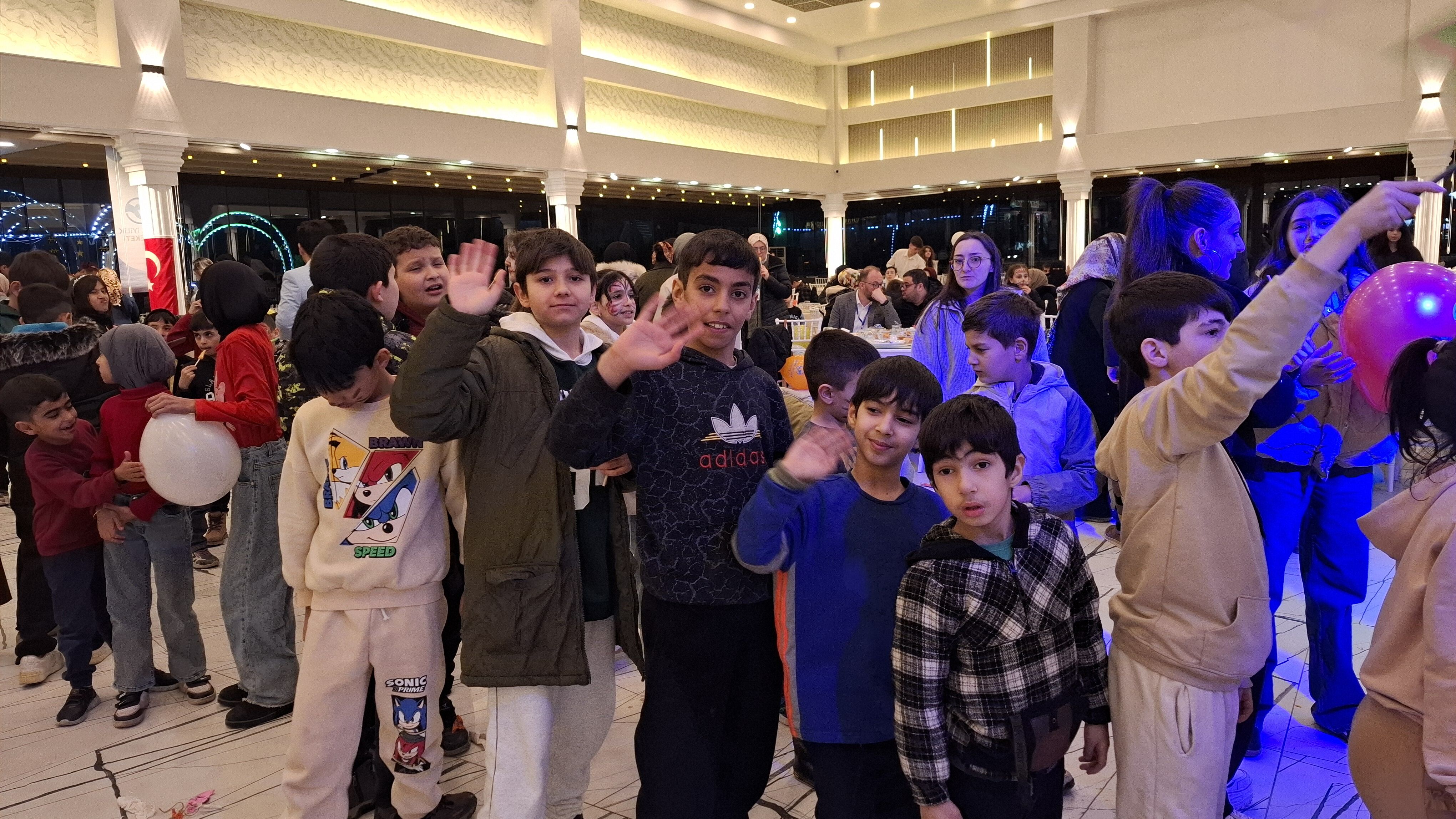 Kütahya’da Yetim Ve Dezavantajlı Çocuklar Bir Araya Geldiler (6)