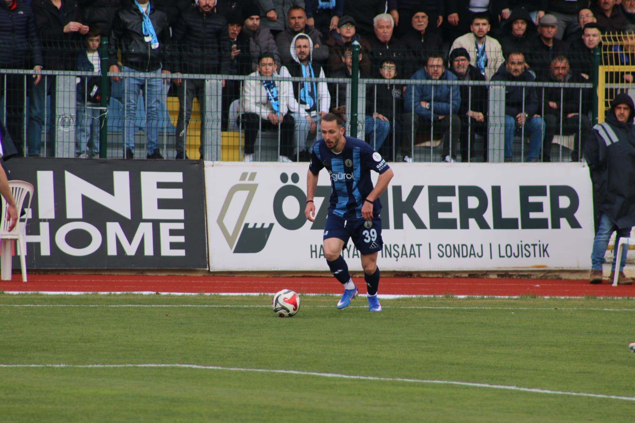 Kütahyaspor Evinde Ilk Yarıyı Golsüz Kapattı (3)-2