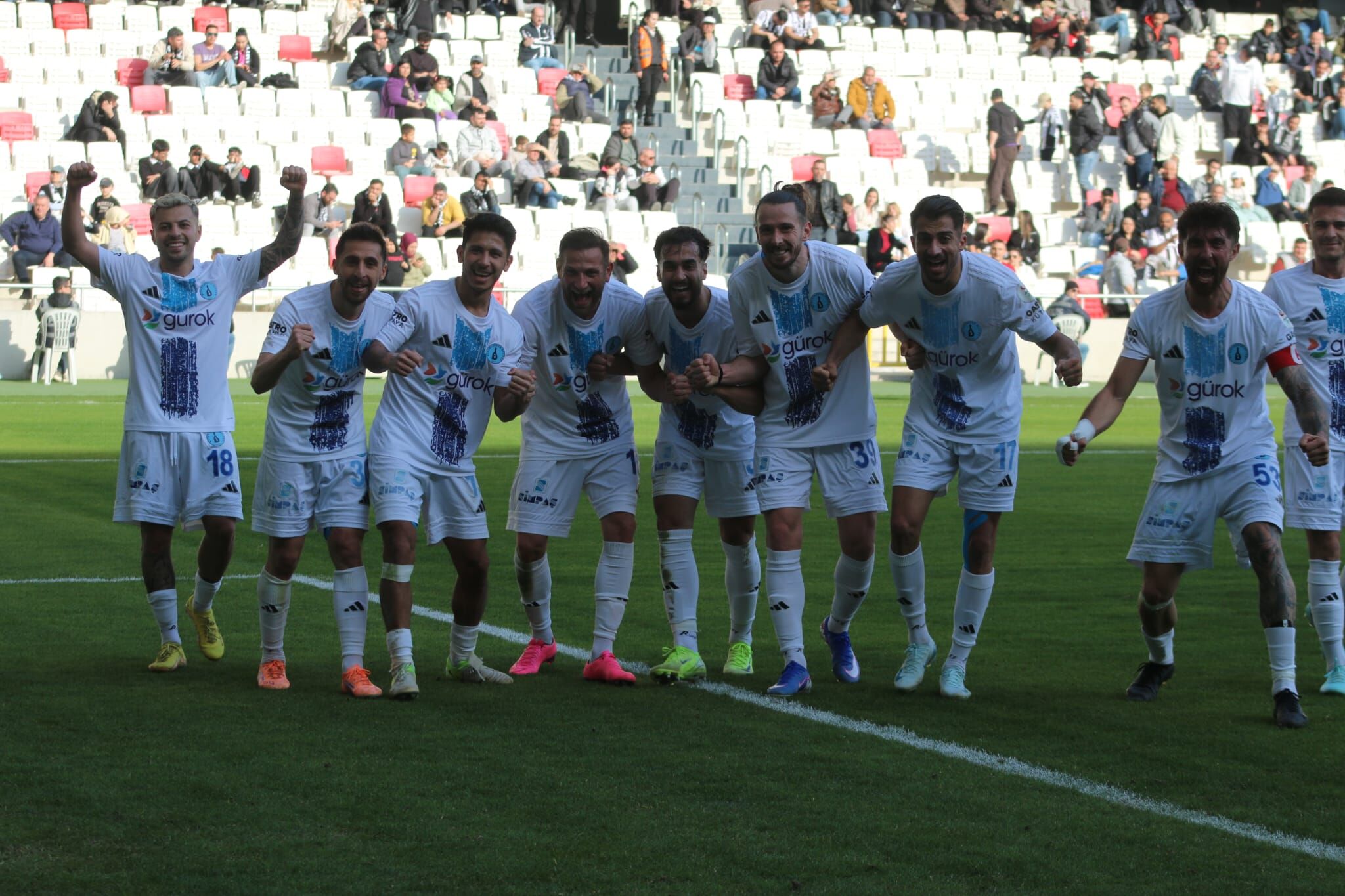 Kütahyaspor, İzmir Deplasmanında Farklı Kazandı (2)