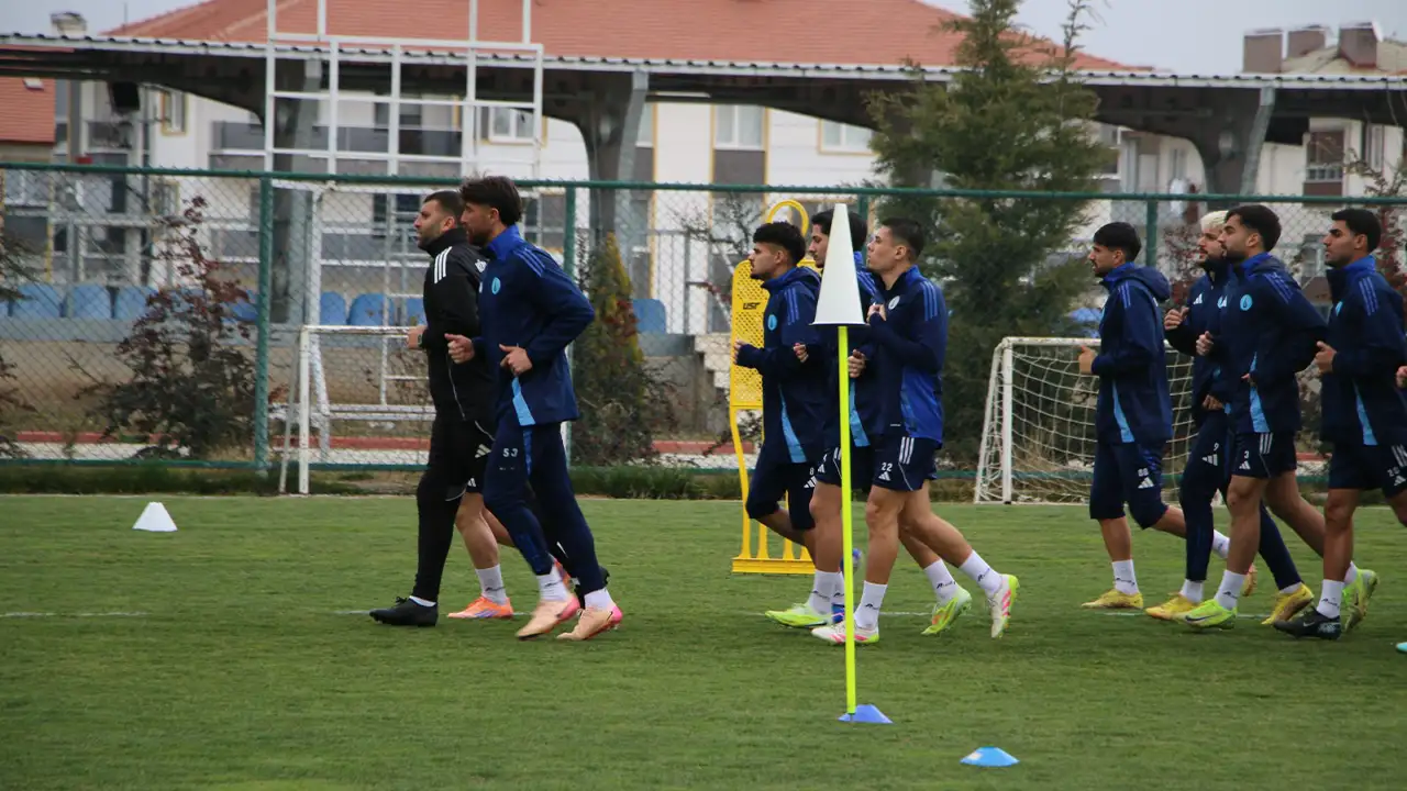 Kütahyaspor’da Tek Hedef Galibiyet, Antrenmanlar Sürüyor4