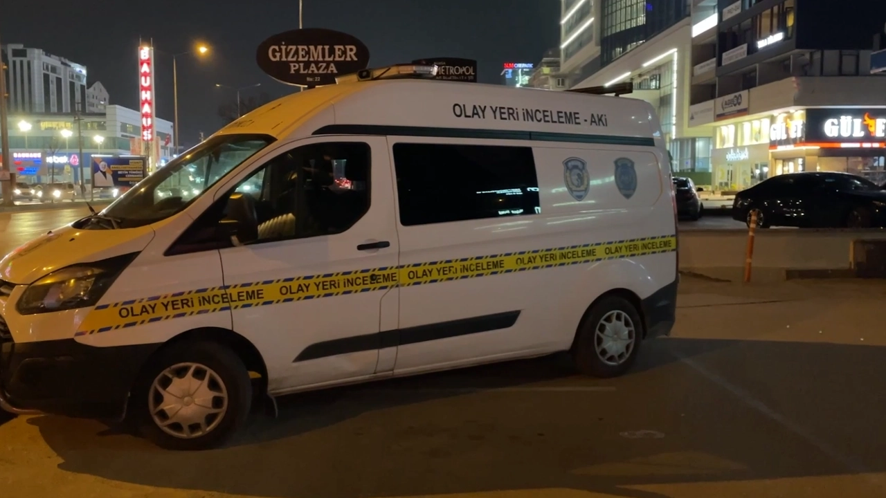 Park Halindeki Araçta Cansız Bedeni Bulundu1