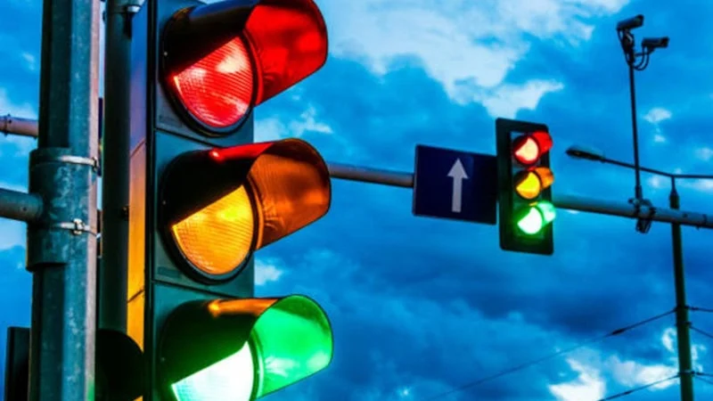 Trafik Işıklarındaki Siyah Kutunun Sırrı Çözüldü1