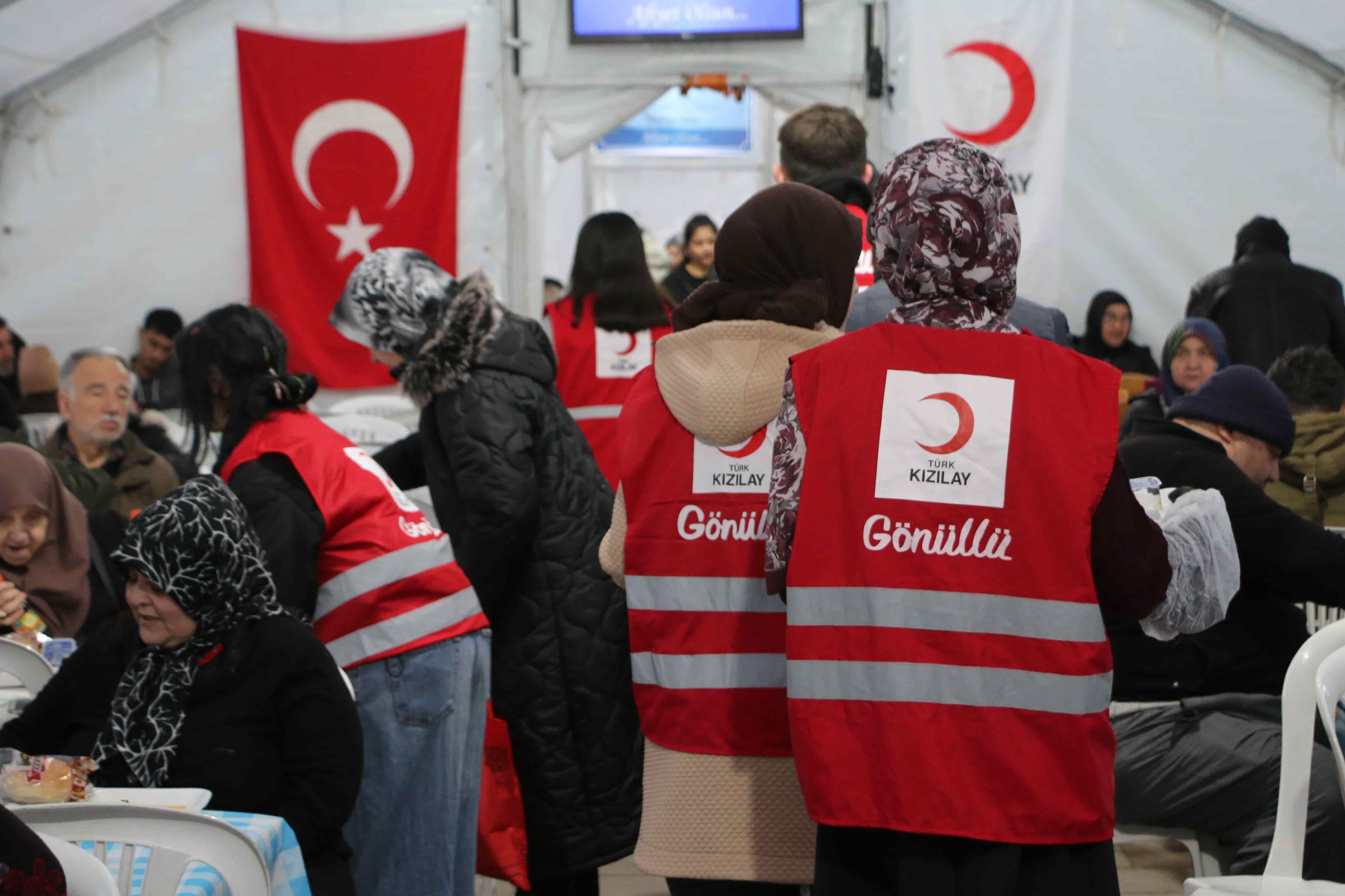 Türk Kızılay Kütahya Gönüllüleri Ile Gönüllere Dokunuyor (4)