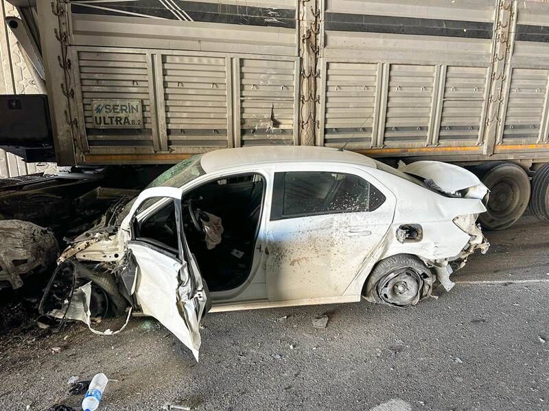 Uşak’ta Tır Ile Otomobil Çarpıştı 1 Yaralı (3)