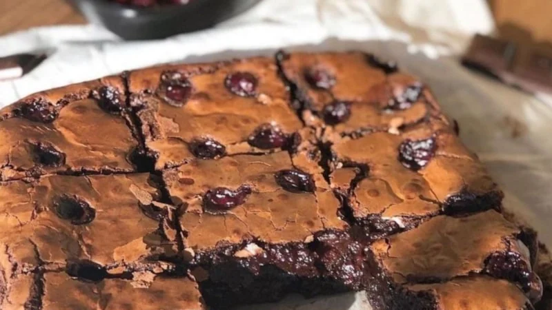 3 Malzemeli Unsuz Ve Şekersiz Brownie Tarifi1