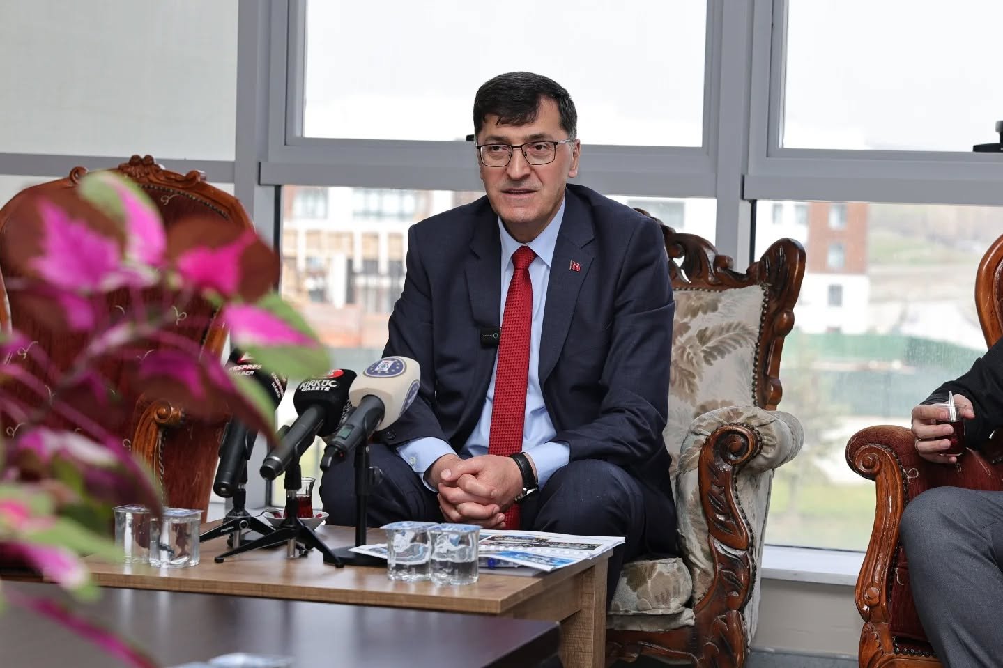 674467215 18421690621134776 201210478667787843 N