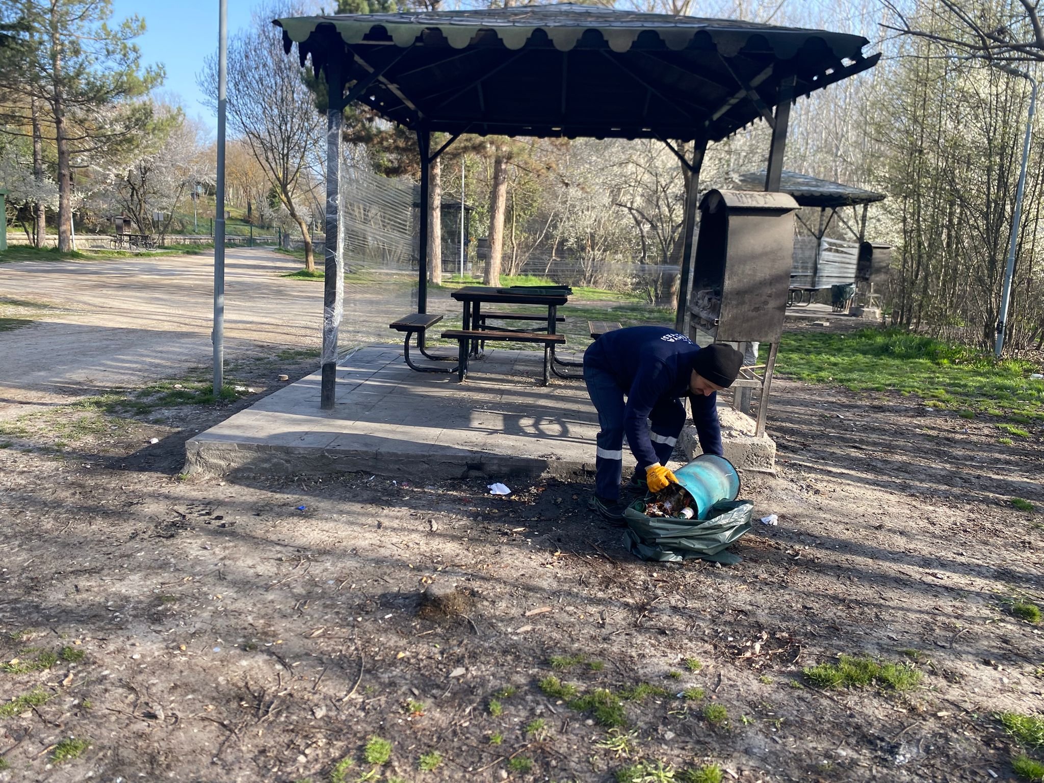 Ağaçköy Regülatör Piknik Alanında Bahar Temizliği (2)