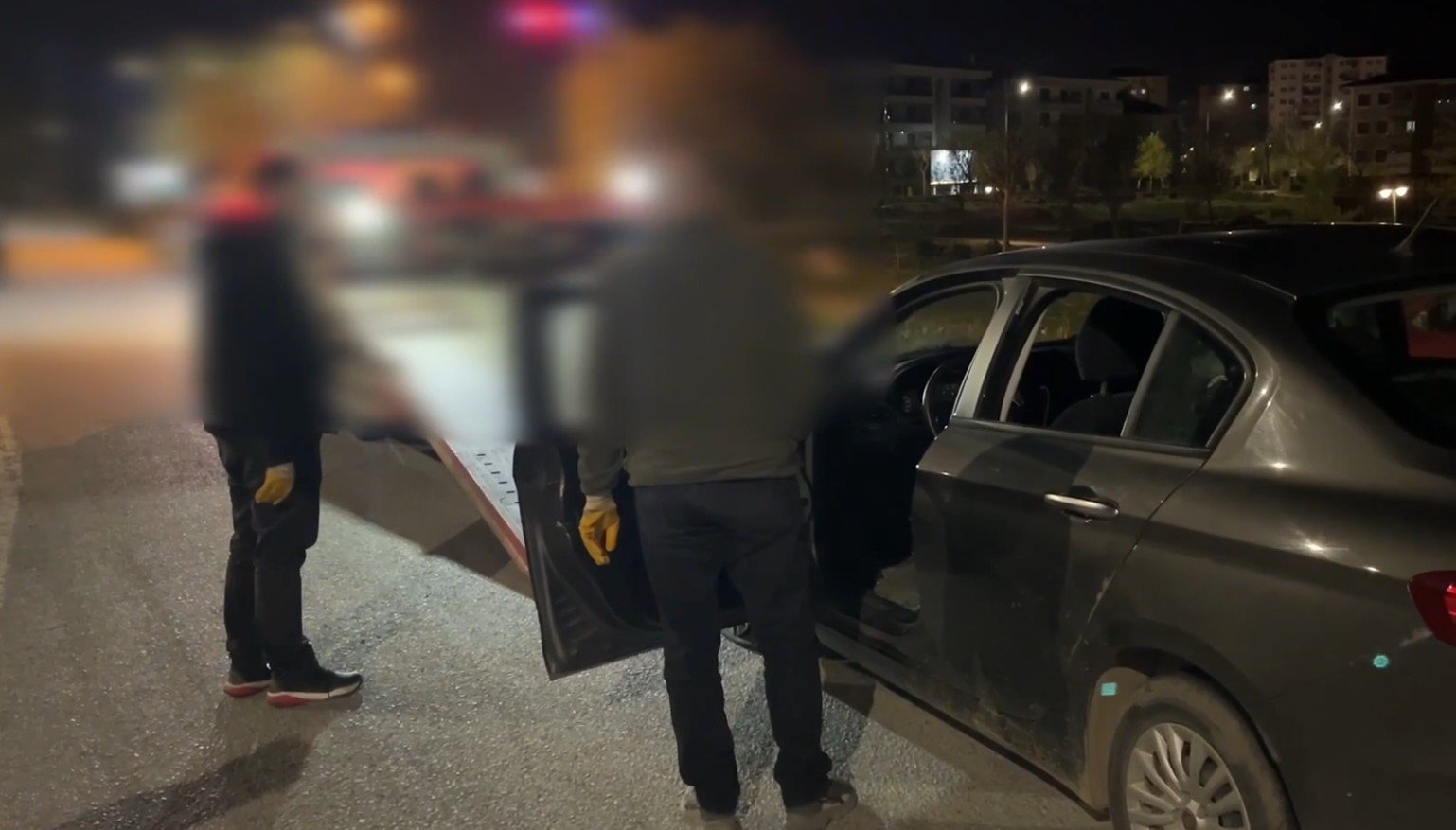 Eskişehir’de Polisten Kaçan Araçta Uyuşturucu Ele Geçirildi 1