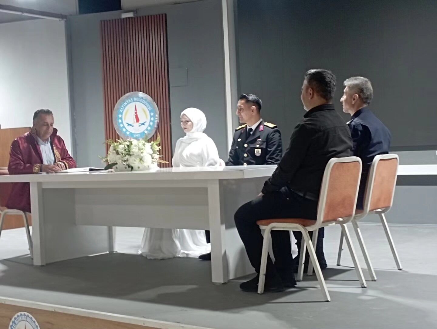 Kütahya Altıntaş Başkanı Tunç’tan Emine ve Burhan çiftine nikah