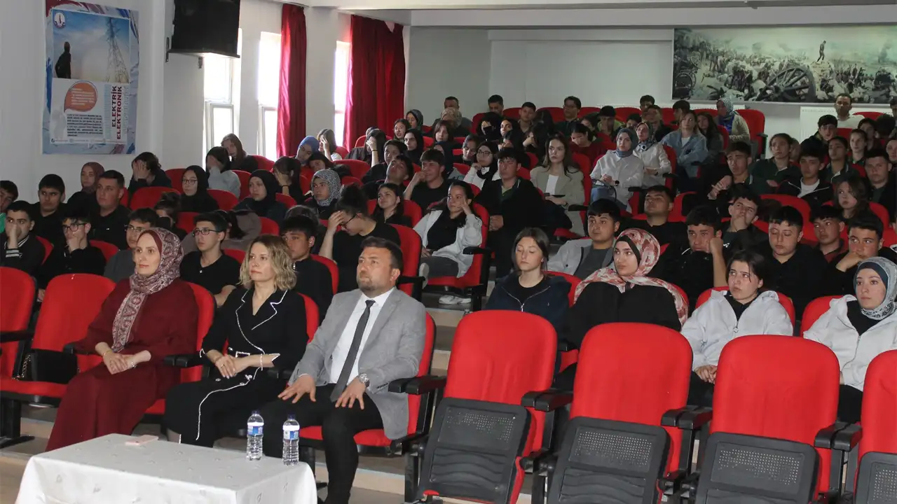 Kütahya Altıntaş’ta “Okuyan Nesil Projesi” Yoğun Ilgi 1