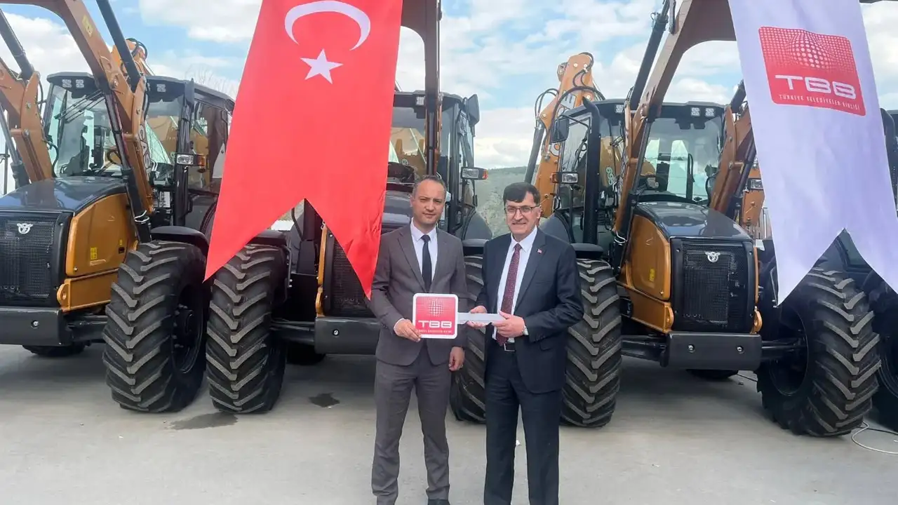 Kütahya Belediyesine Tbb’den Araç Desteği