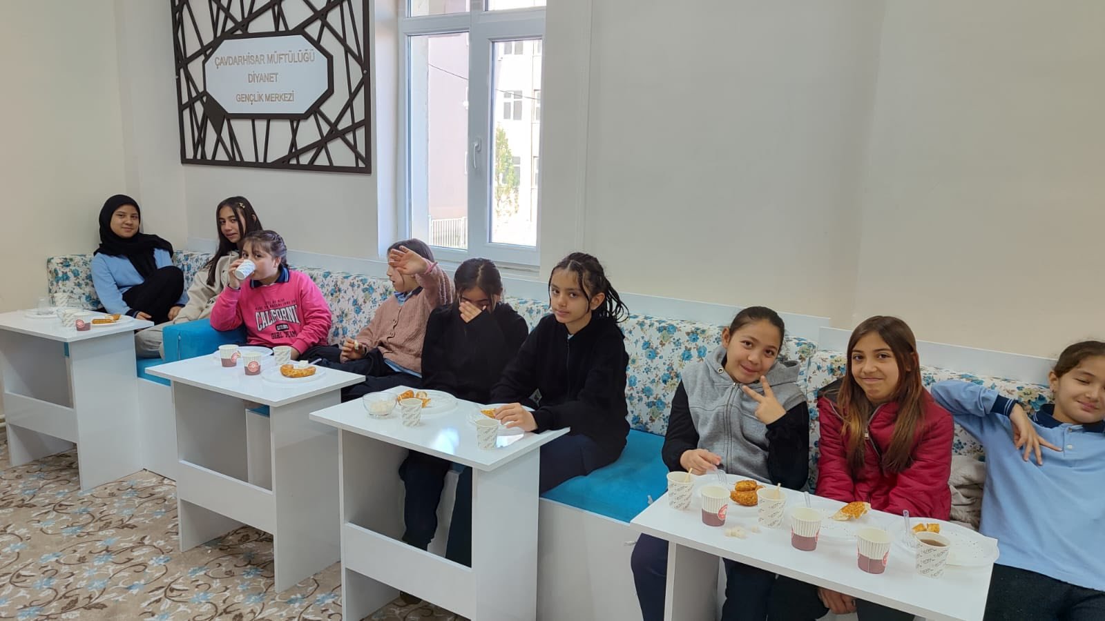 Kütahya Çavdarhisarda Öğrencilerle Kahvaltı Programı Düzenlendi4