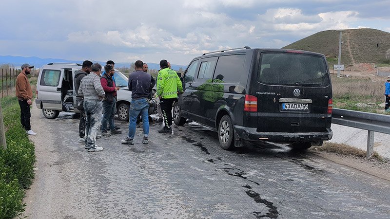 Kütahya Da Inşaat Ustaları Çarpıştı 210426 (4)