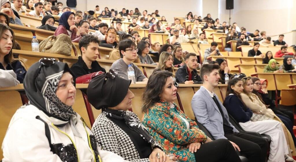 Kütahya Dpü’de “Neyin Peşindesin” Söyleşisi Yapıldı5
