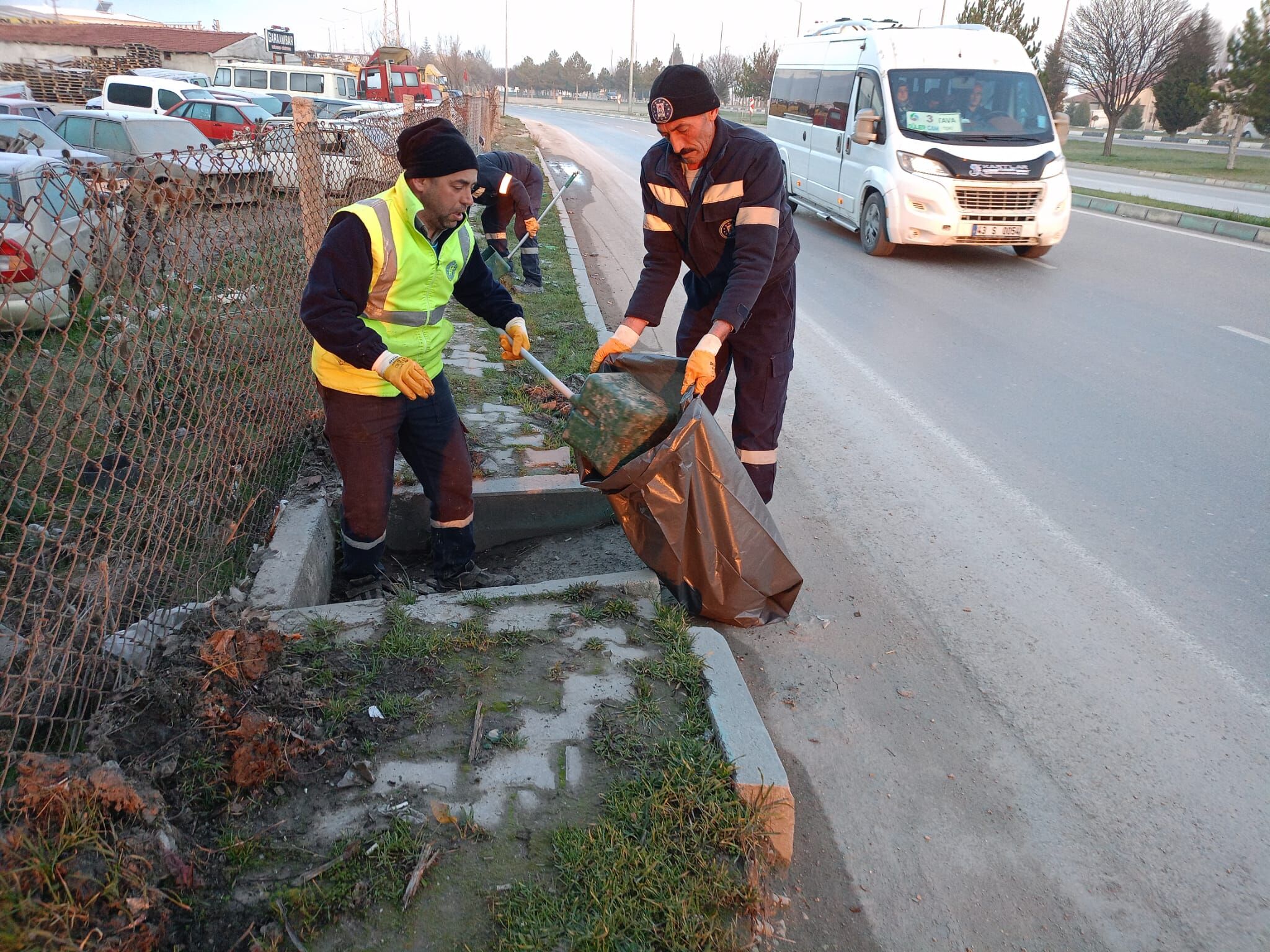 Kütahya Osmangazi Mahallesi’nde Temizlik Çalışması Yapıldı (4)