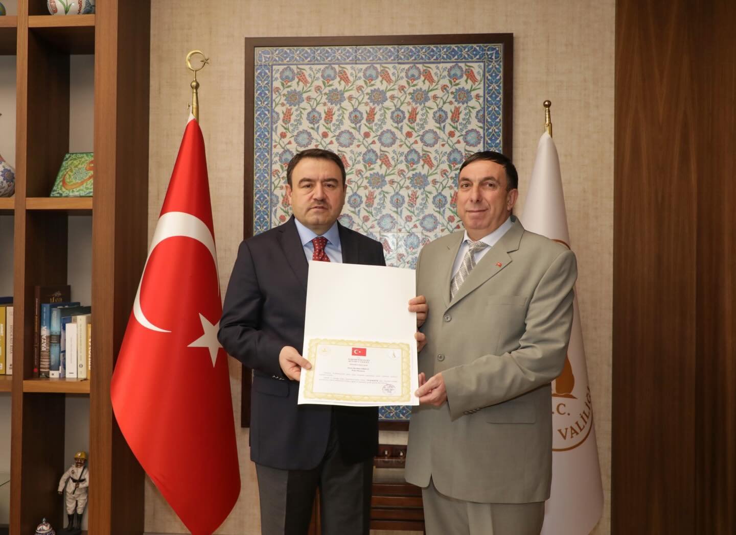 Kütahya Valisi Işın’dan Emekli Polislere Anlamlı Veda2