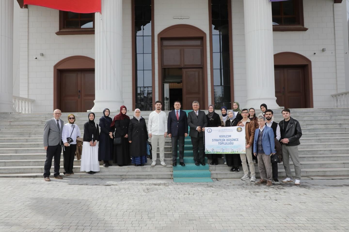 Kütahya Valisi Işın’dan Üniversiteli Gençlere Destek Mesajı4Ü