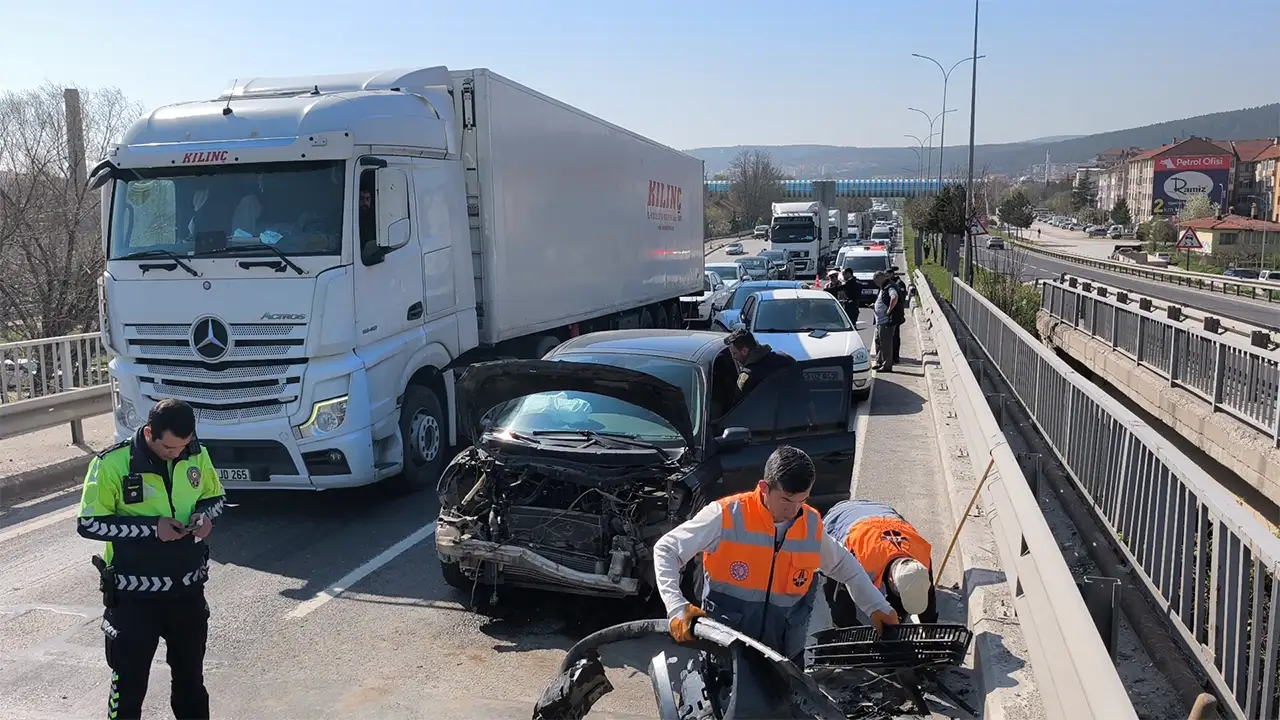 Kütahya’da 5 Araç Birbirine Girdi3