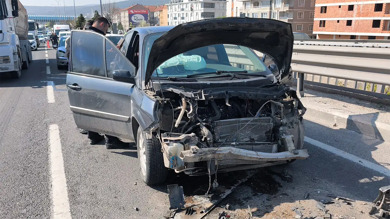 Kütahya’da 5 Araç Birbirine Girdi6