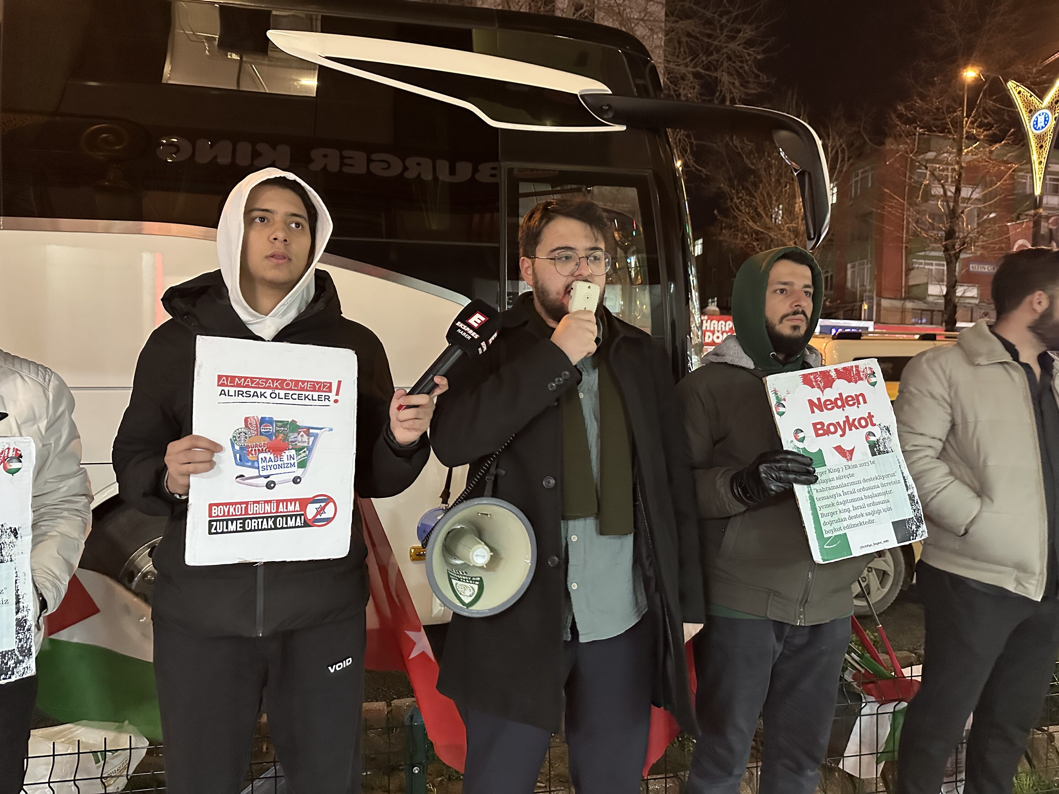 Kütahya’da “Burger King” Protestosu Sürüyor (1)