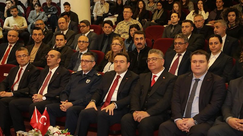 Kütahya’da Dijital Güvenlik Paneli Düzenlendi (4)