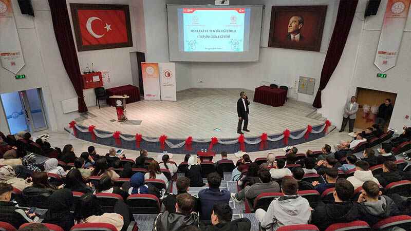 Kütahya’da Esnaf Potansiyeli Olan Öğrencilere Eğitim (5)