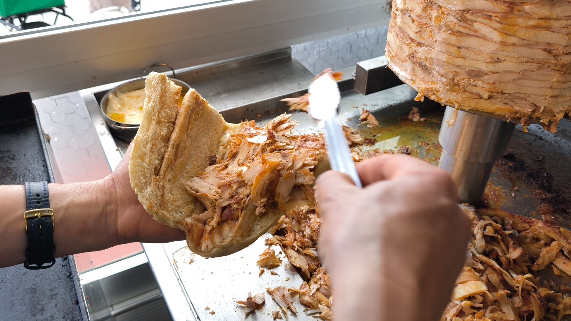 Kütahya’da Geleneksel Ekmek Arası Tavuk Dönerin Sırrını Anlattı (1)