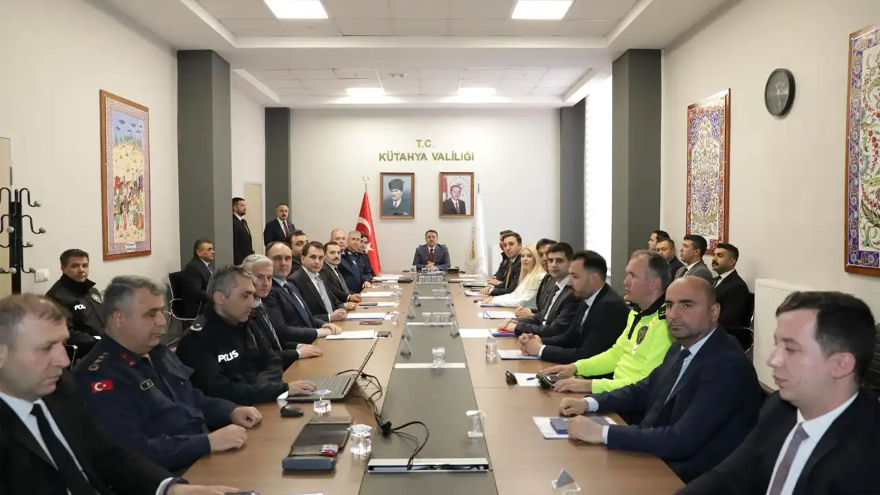 Kütahya'da Il Güvenlik Ve Asayiş Toplantısı Yapıldı 1
