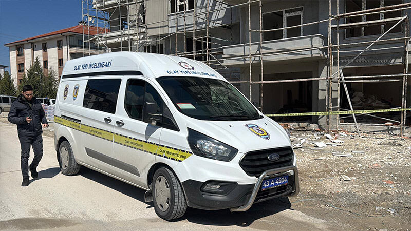 Kütahya’da Inşaattan Düşen 2 Işçi Ağır Yaralandı (6)